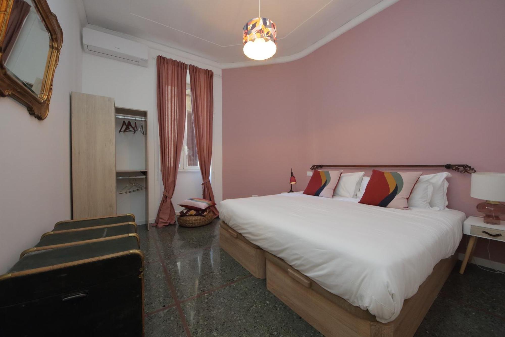 Ych-vintage Flat Near San Giovanni Apartamento