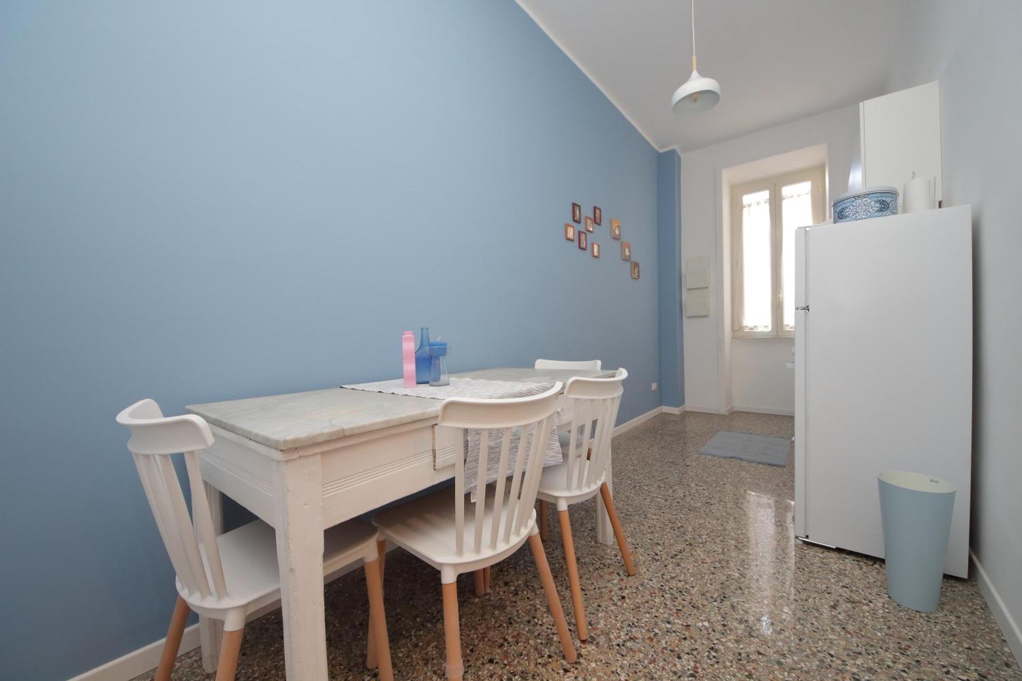 Ych-vintage Flat Near San Giovanni Apartamento
